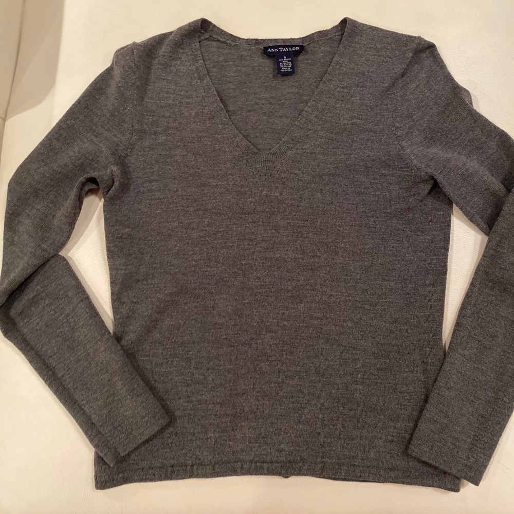 Ann Taylor V-neck gray top